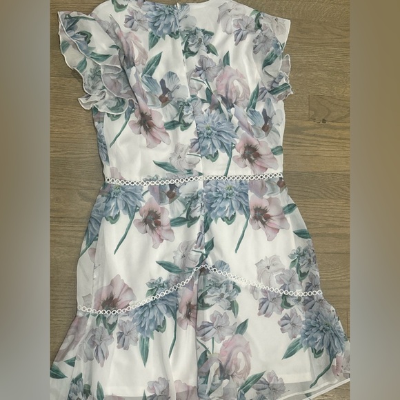 Lulus Art of Love White Multi Floral Print Ruffled Mini Dress Womens size m - Picture 8 of 8